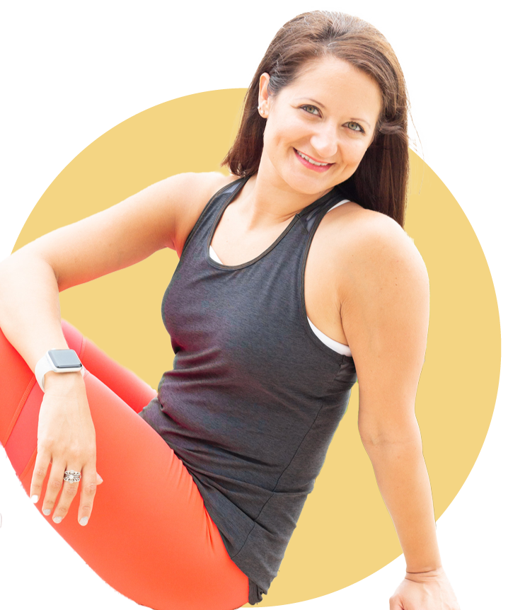 Cutout image of coach Alissa in her workout clothes posing with her arm resting on her knee
